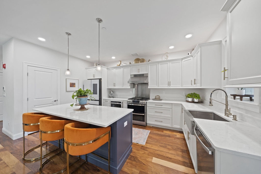 60 Coppersmith Way 402
