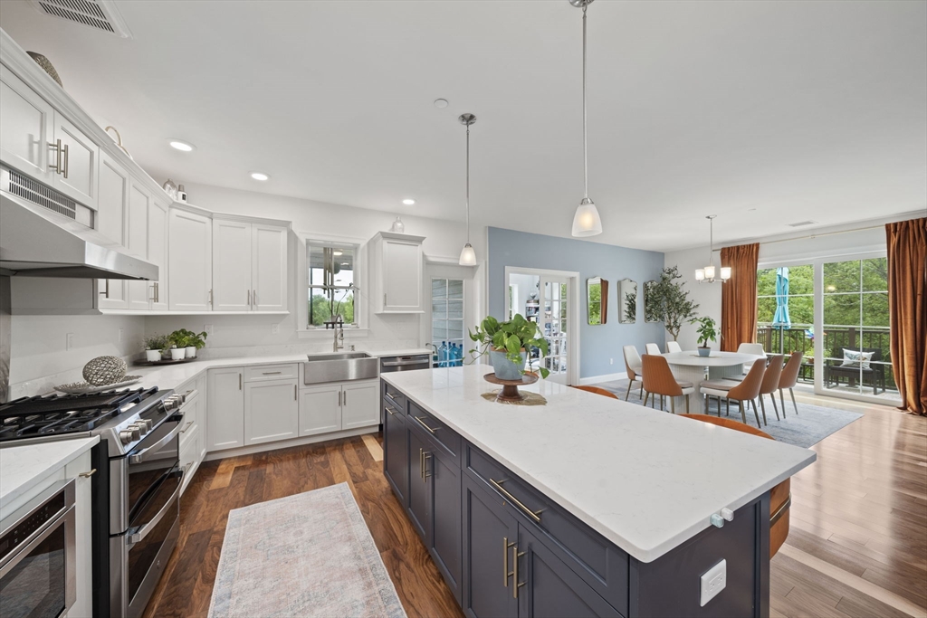 60 Coppersmith Way 402