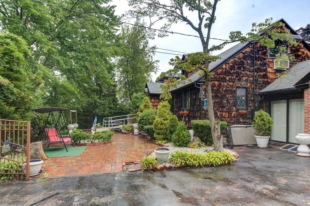 64 Durso Avenue