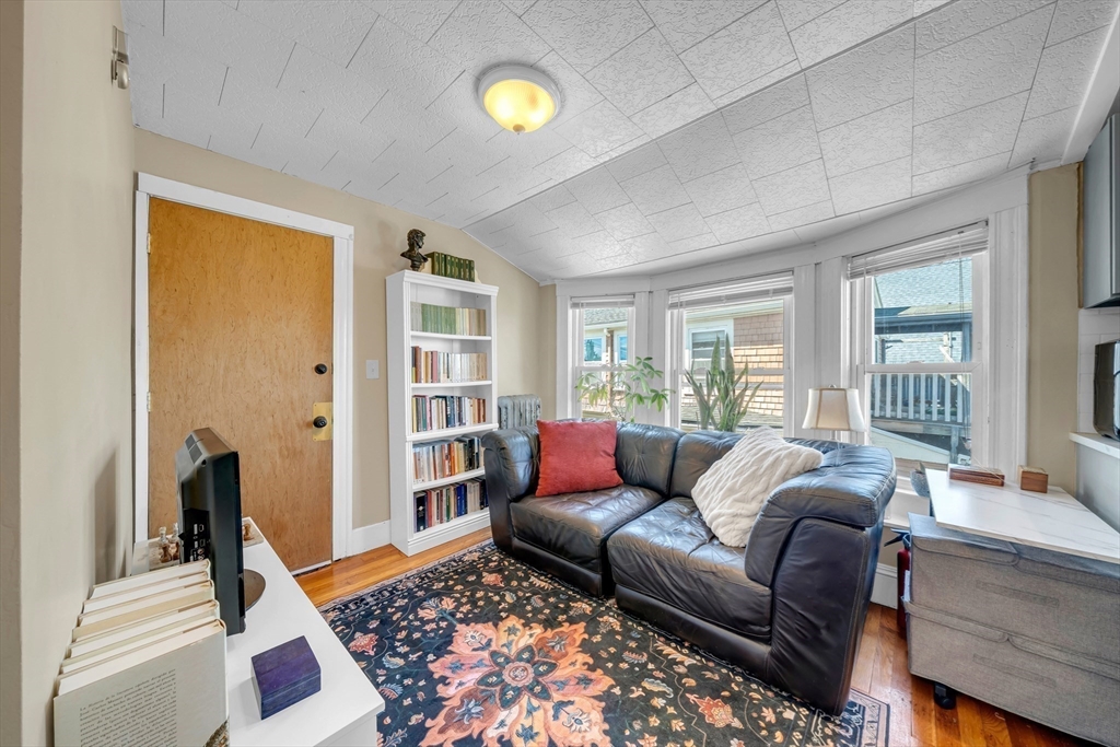 67 Bonair St