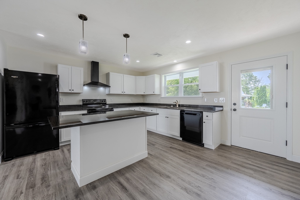 109 Navy Yard Rd, Dracut, MA, 109 Navy Yard Rd, Dracut, MA Photo #5