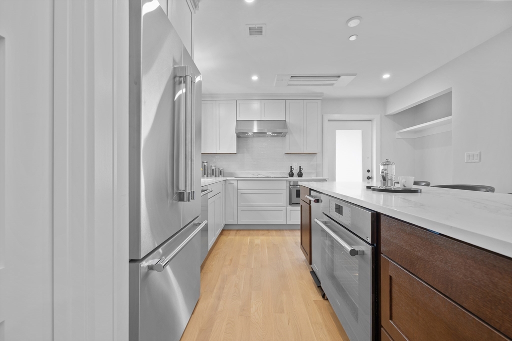 16 Curtis Street 2