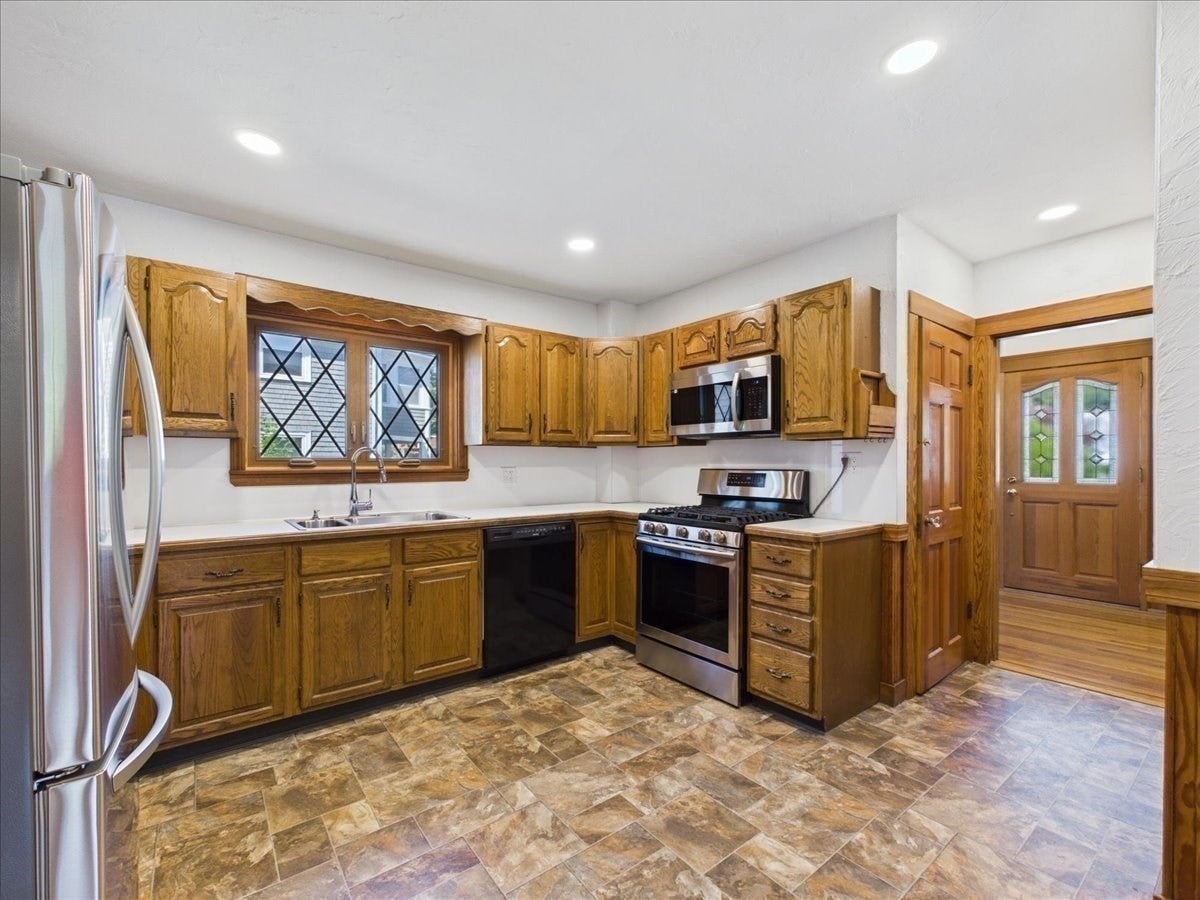 70 West St, Quincy, MA, 70 West St, Quincy, MA Photo #9