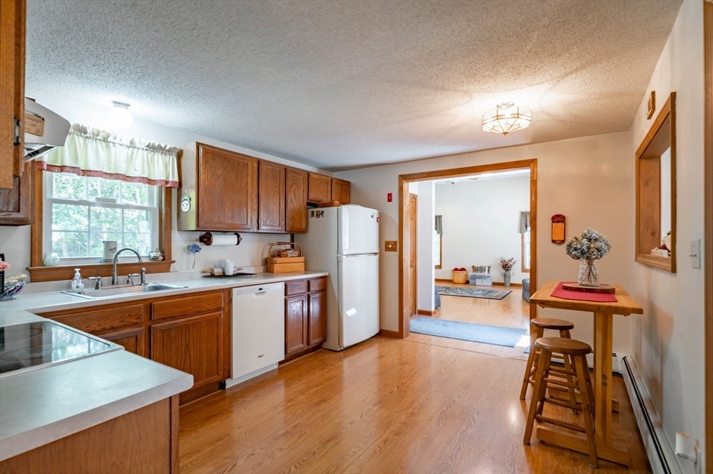 6 Merlin Pl, Londonderry, NH, 6 Merlin Pl, Londonderry, NH Photo #2