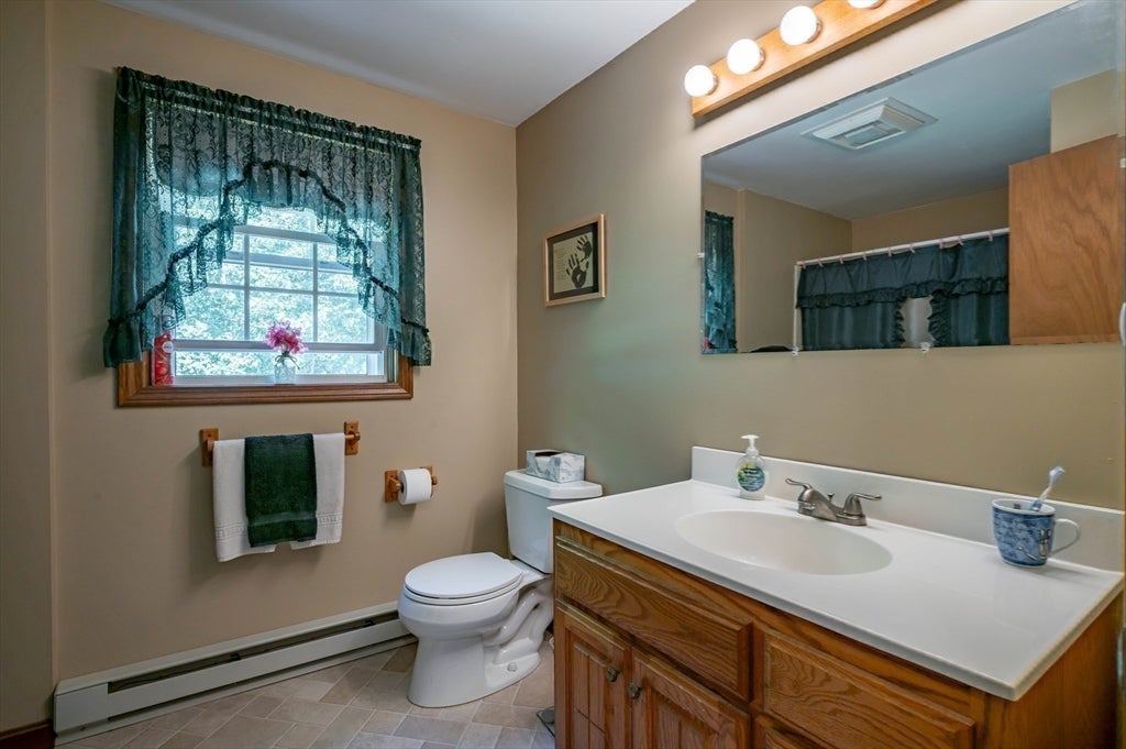 6 Merlin Pl, Londonderry, NH, 6 Merlin Pl, Londonderry, NH Photo #21