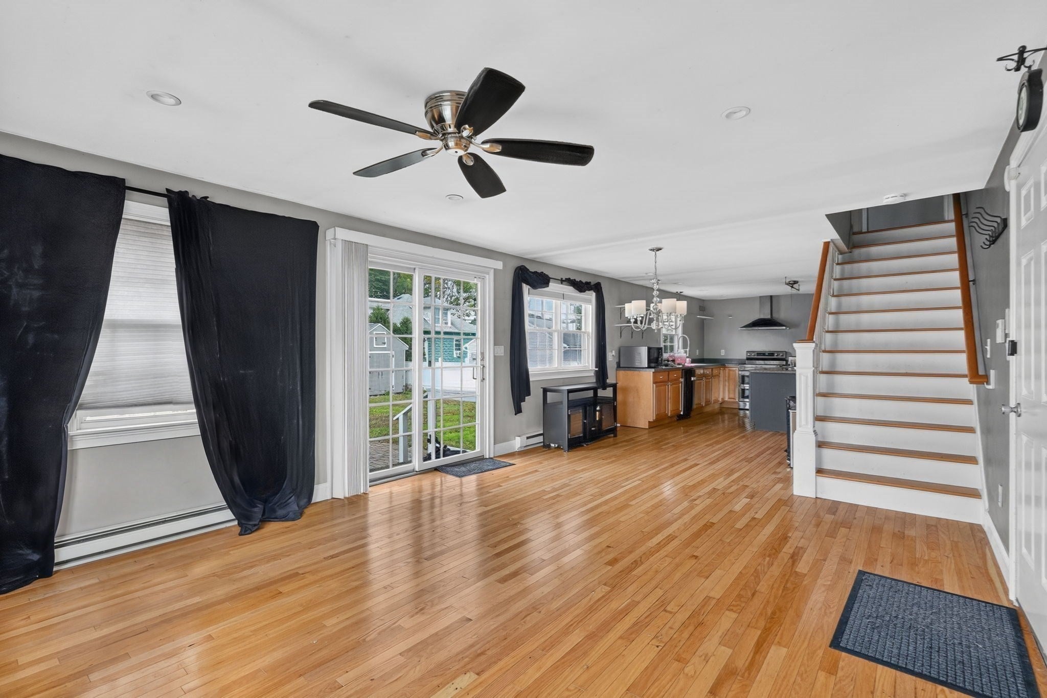 15 Maryland Avenue, Chicopee, MA Photo #10