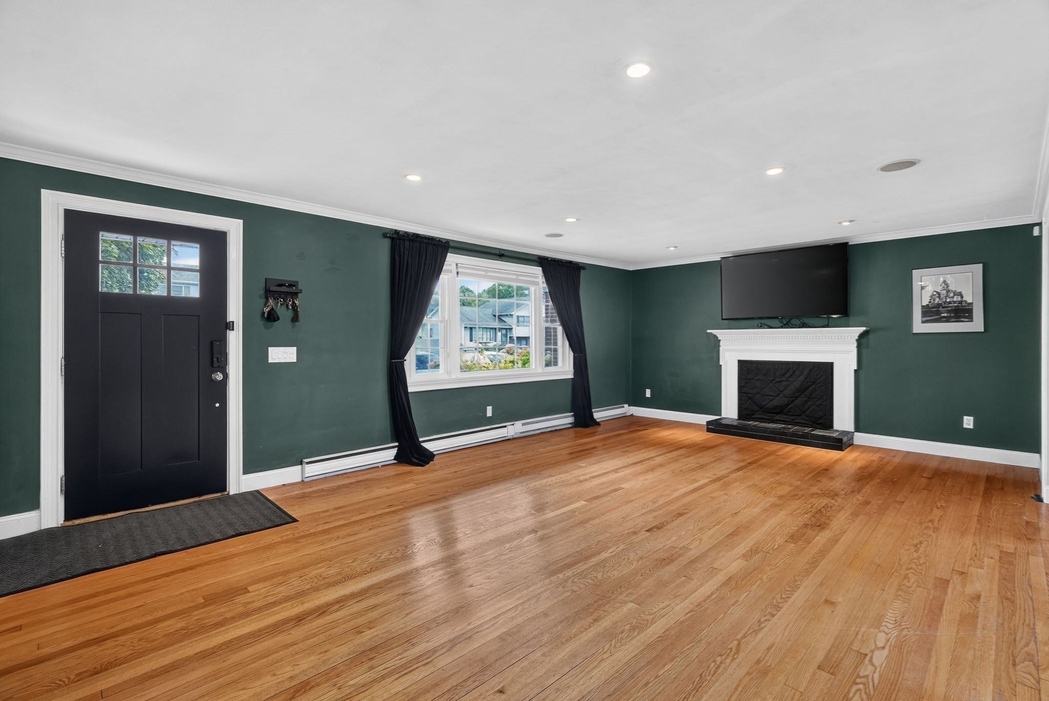 15 Maryland Avenue, Chicopee, MA Photo #4