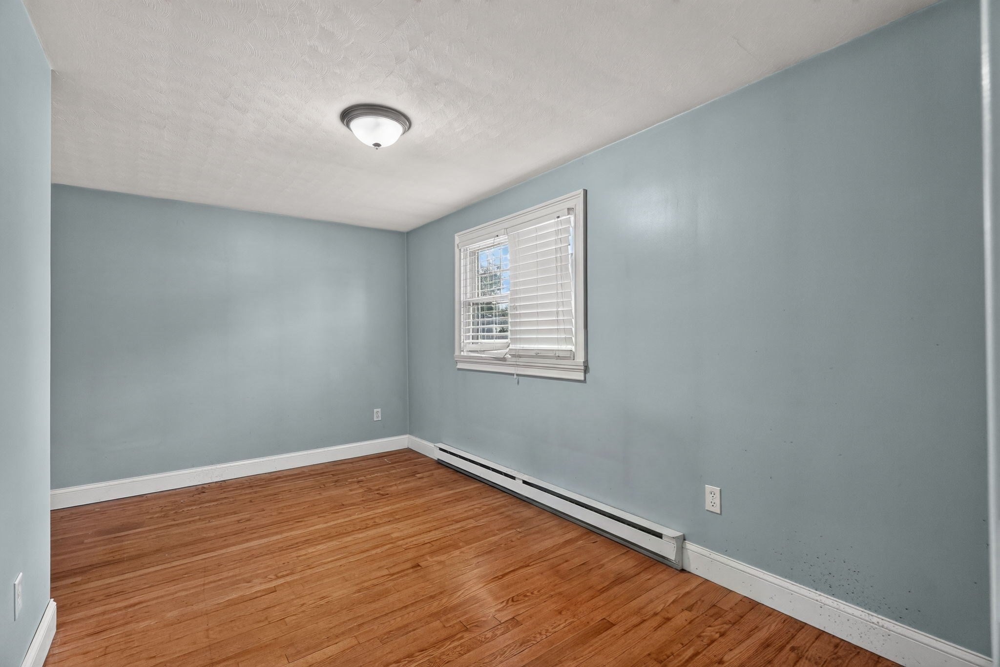 15 Maryland Avenue, Chicopee, MA Photo #19