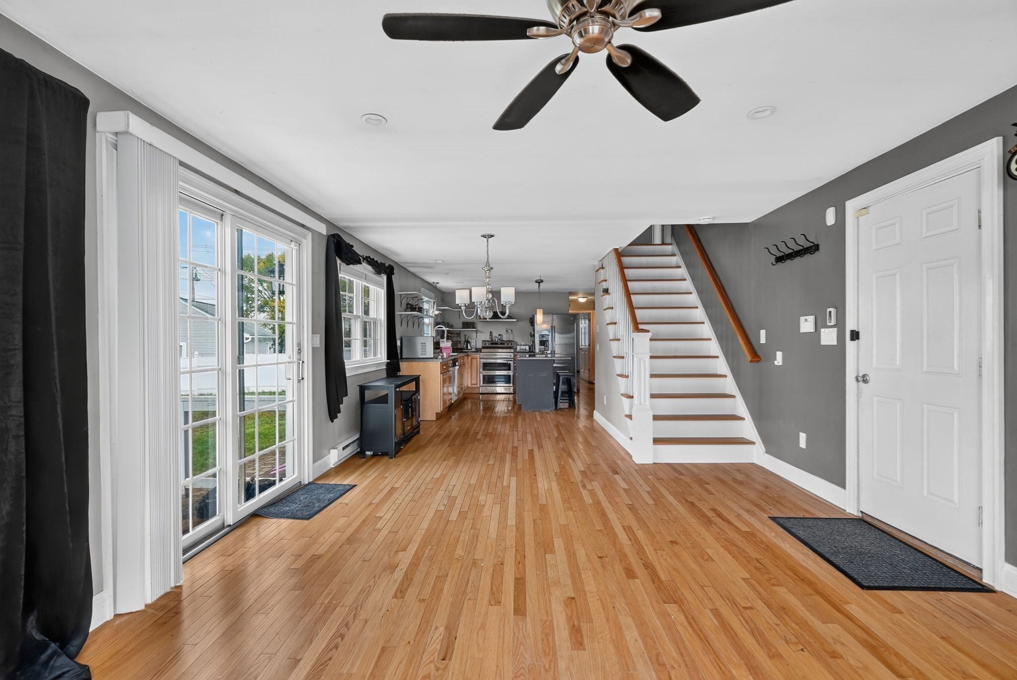 15 Maryland Avenue, Chicopee, MA Photo #9