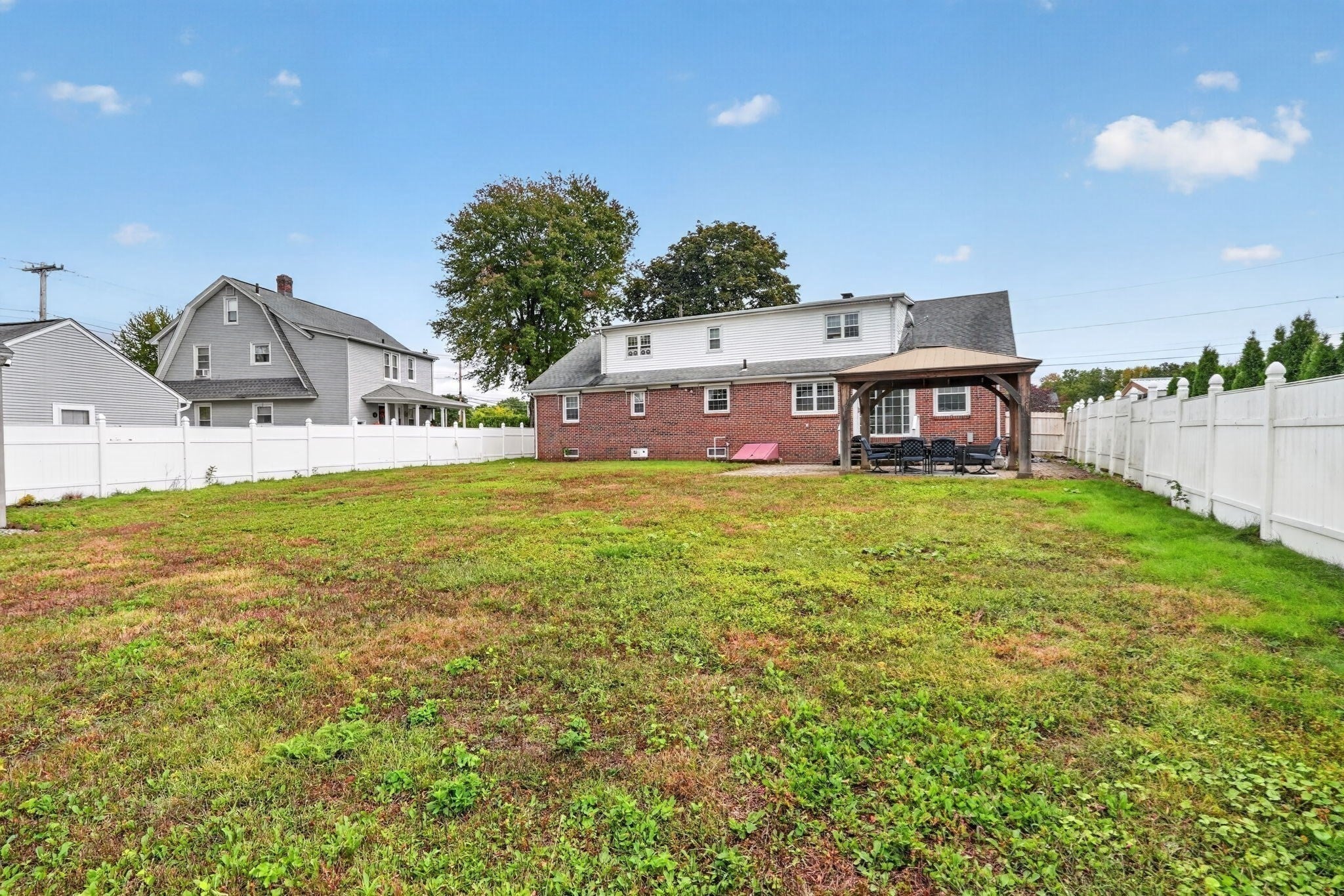 15 Maryland Avenue, Chicopee, MA Photo #35