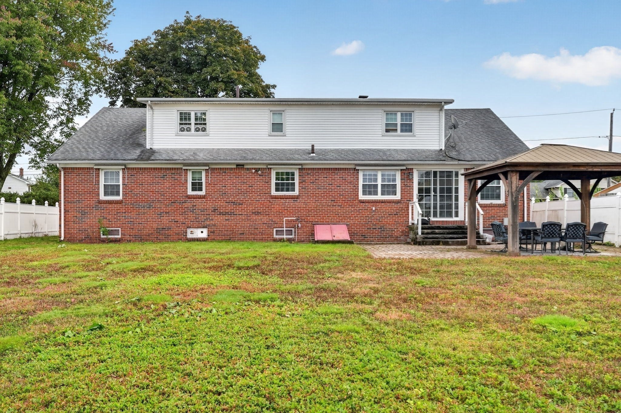 15 Maryland Avenue, Chicopee, MA Photo #32