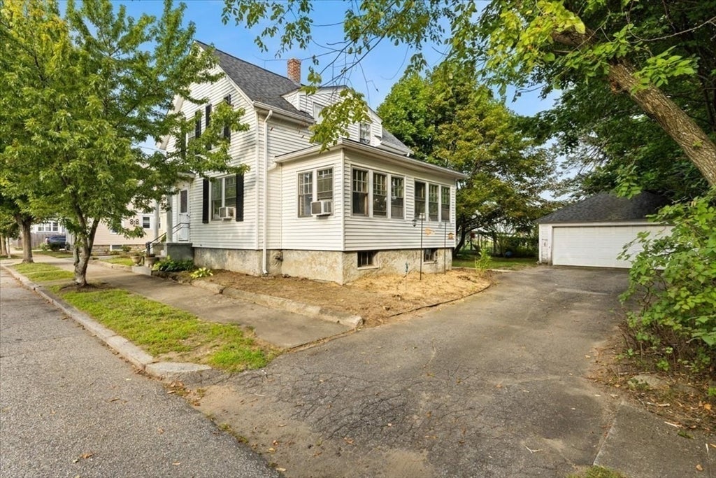 94 Stamford Ave