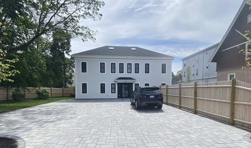 15 Yuill Circle
