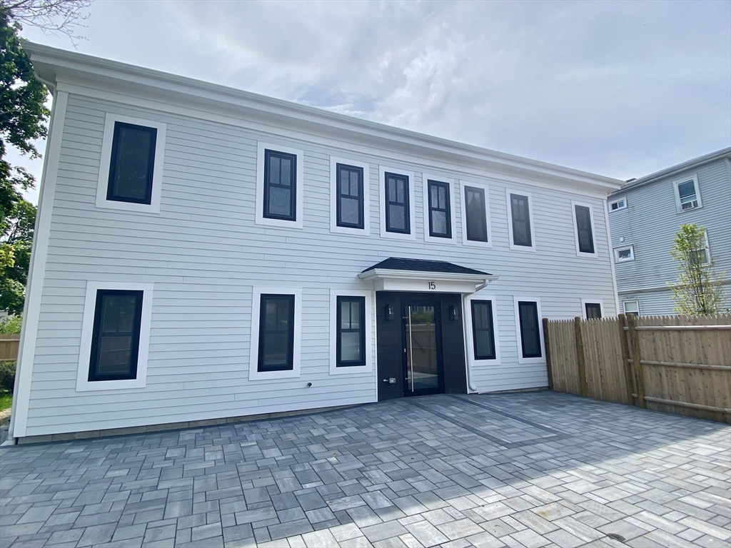 15 Yuill Circle
