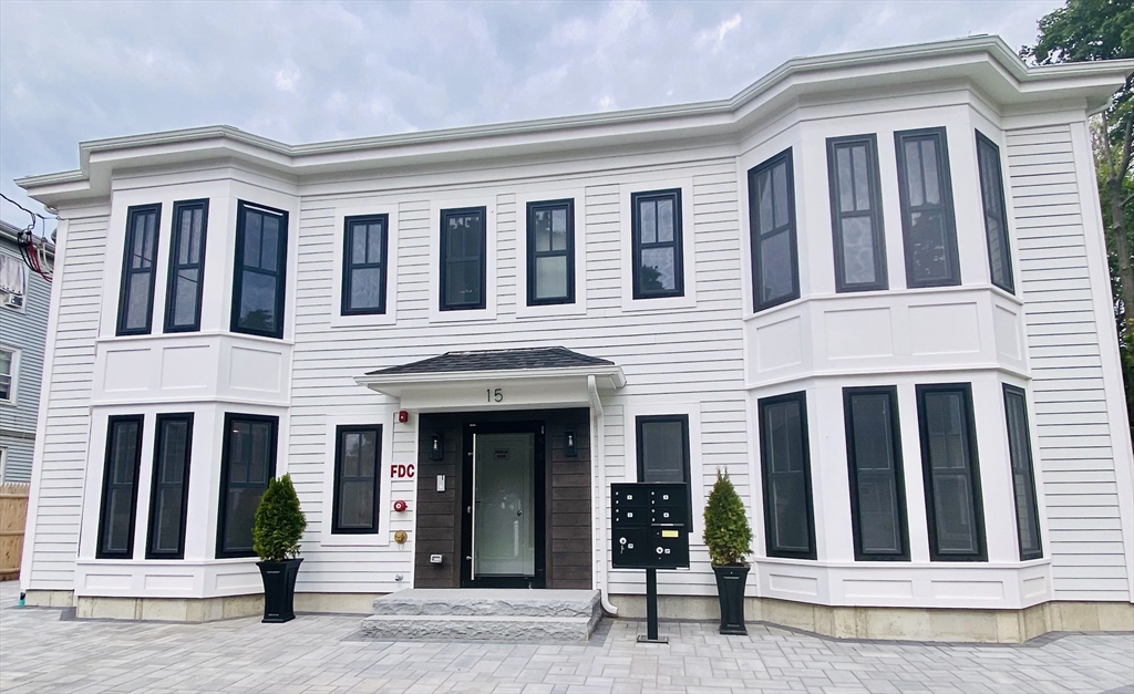 15 Yuill Circle
