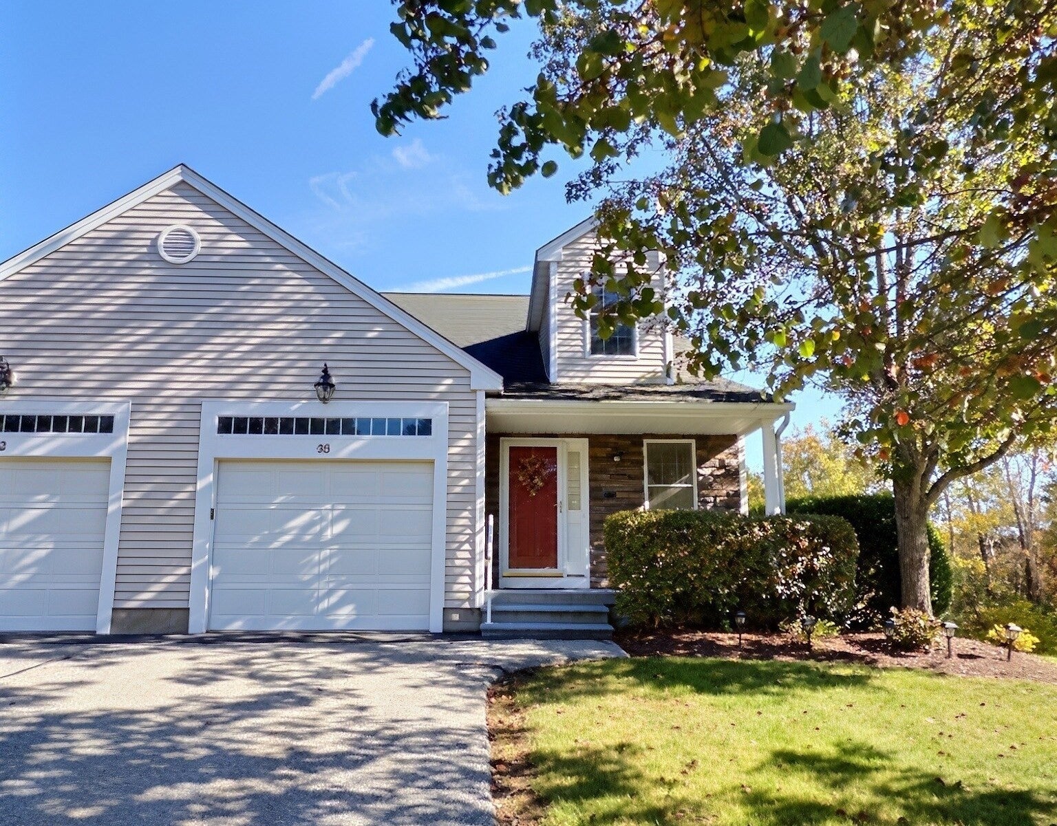 Photo of 30 Fox Run Rd, Blackstone, MA