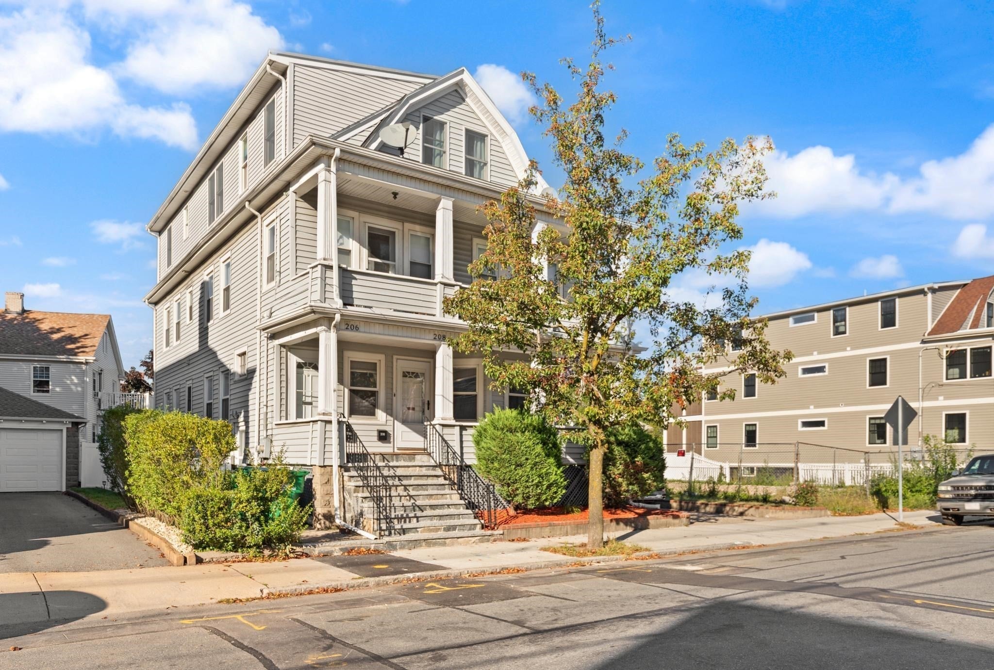208 Central Ave 1