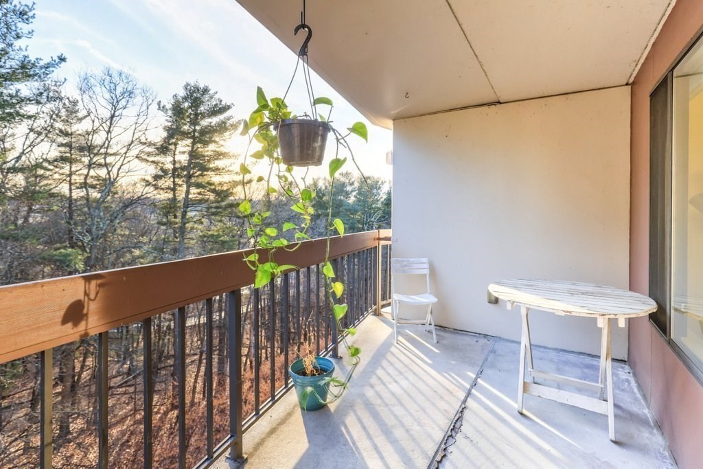 1550 Worcester Rd 621