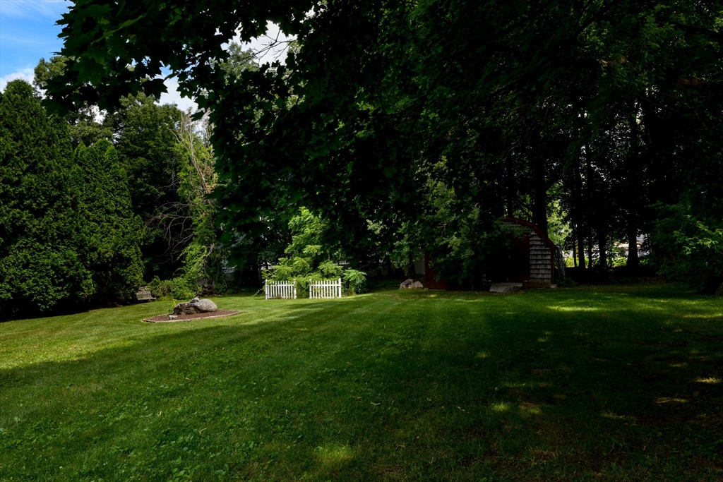 4 Crestwood Dr 4