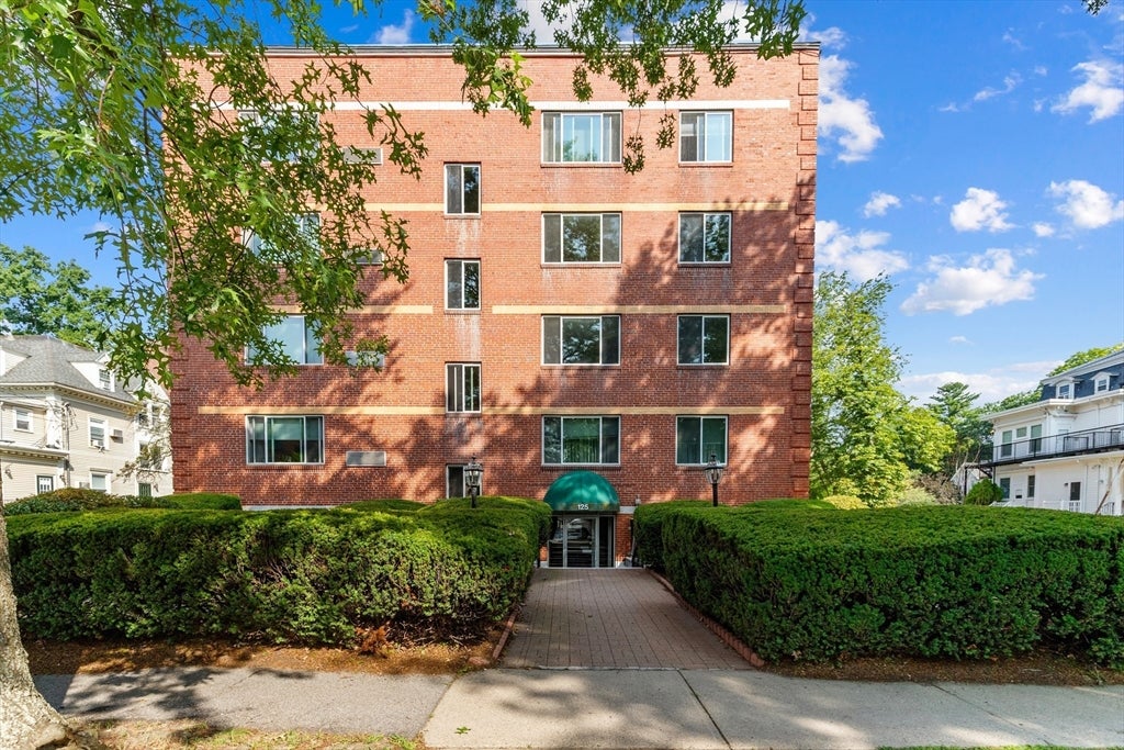 125 Pleasant St #201, Arlington, MA Photo #1