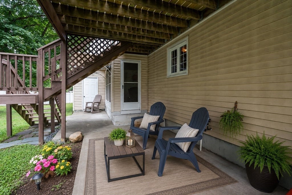 116 Kensington St, Agawam, MA Photo #8