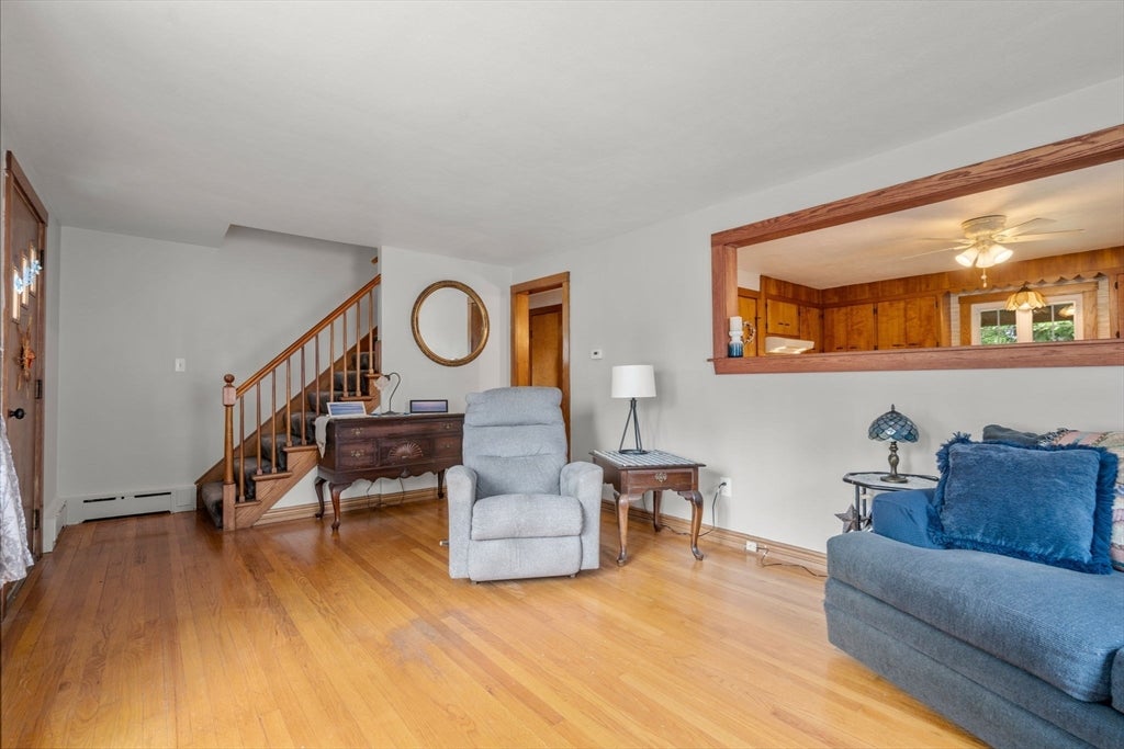 116 Kensington St, Agawam, MA Photo #19