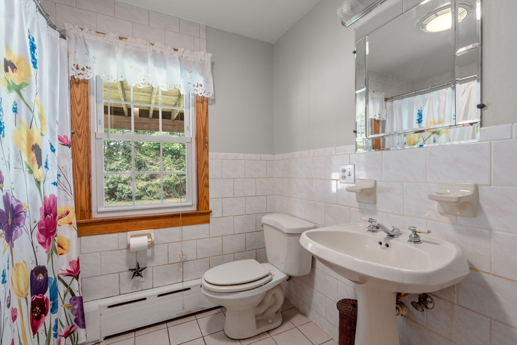 116 Kensington St, Agawam, MA Photo #26