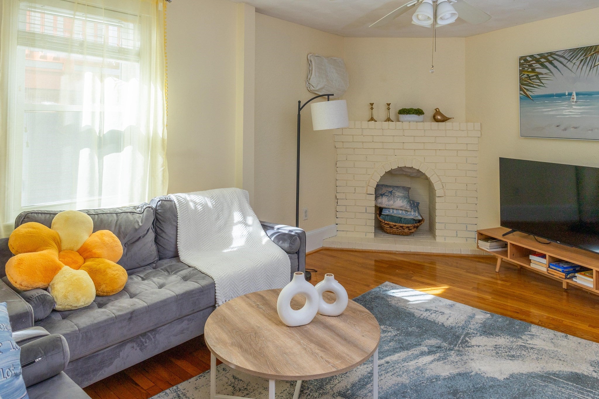 Photo of 85 Beach Rd, Winthrop, MA