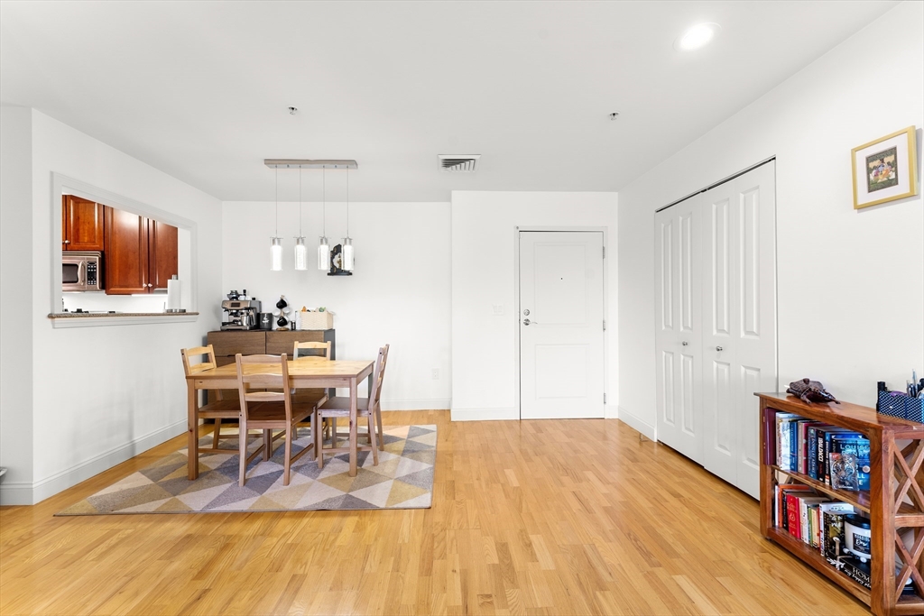 318 Rindge Ave 411