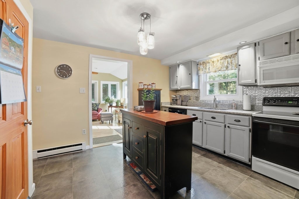 31-A Belcourt Rd, Worcester, MA Photo #24