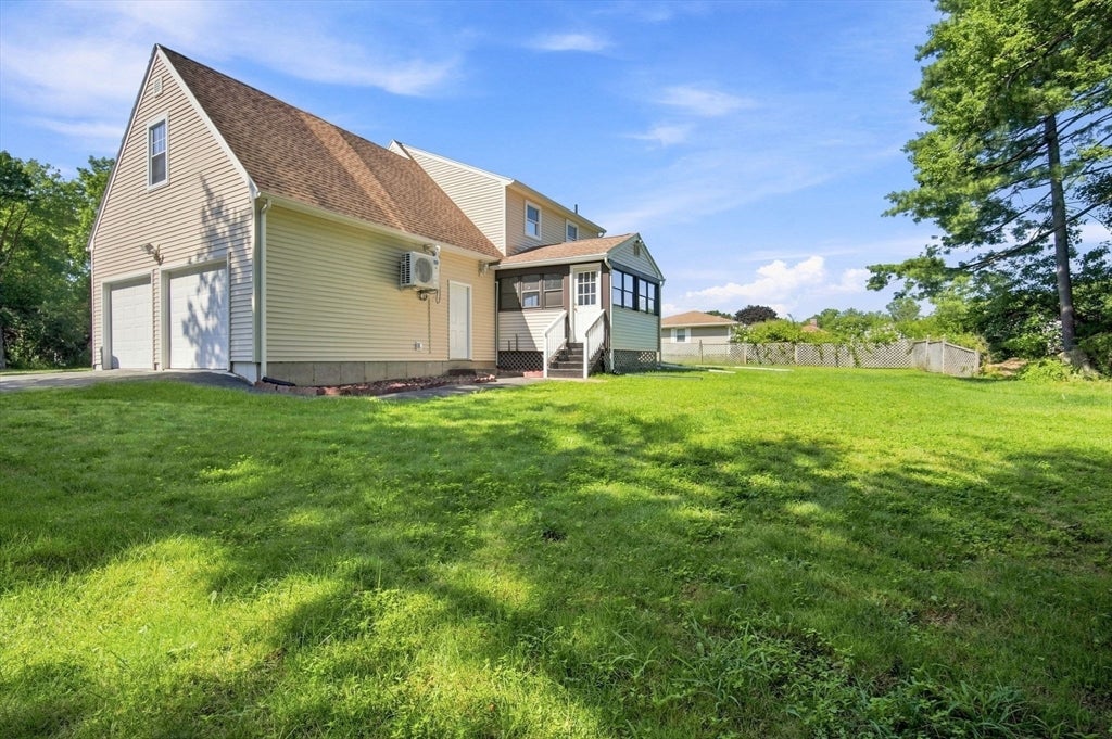 38 Green Meadow Ln, West Springfield, MA Photo #9