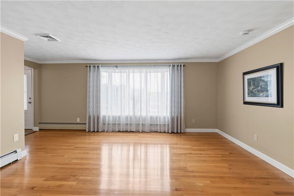 6 Varnum AVE, Bristol, RI Photo #10