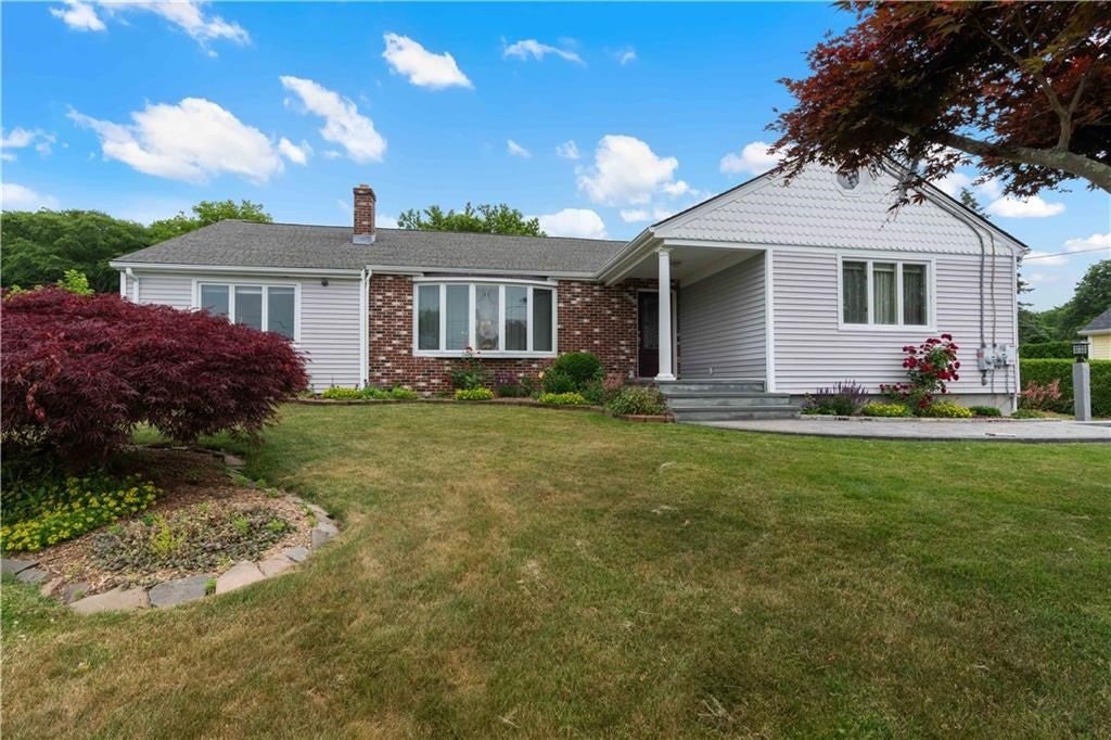 6 Varnum AVE, Bristol, RI Photo #1