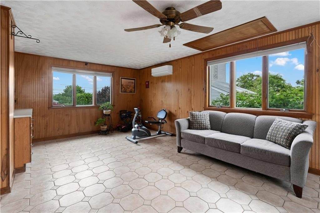 6 Varnum AVE, Bristol, RI Photo #18