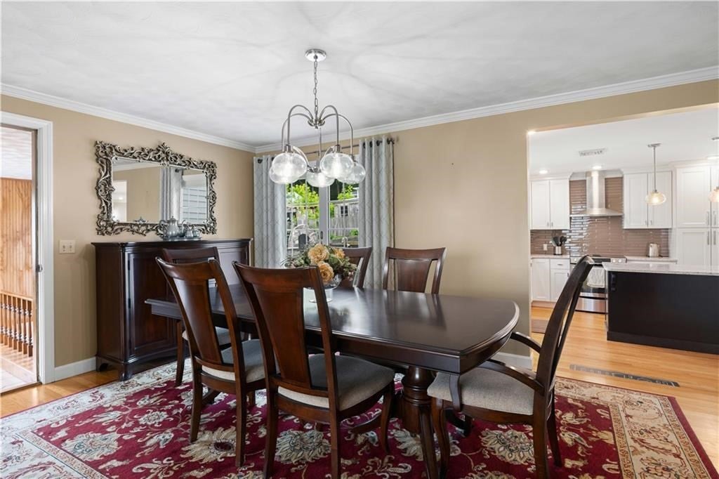 6 Varnum AVE, Bristol, RI Photo #8