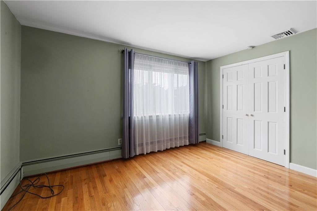 6 Varnum AVE, Bristol, RI Photo #14