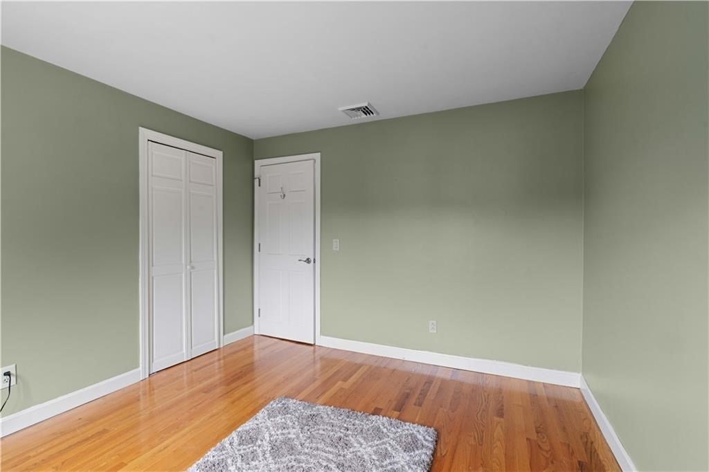 6 Varnum AVE, Bristol, RI Photo #16