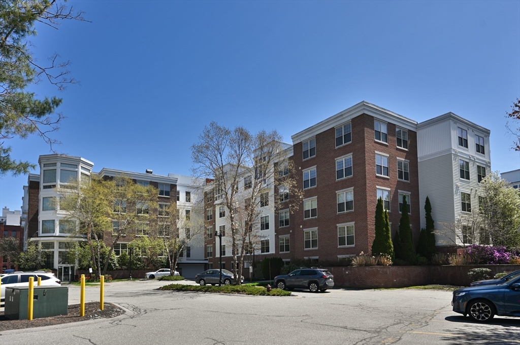 248 Albion St 324