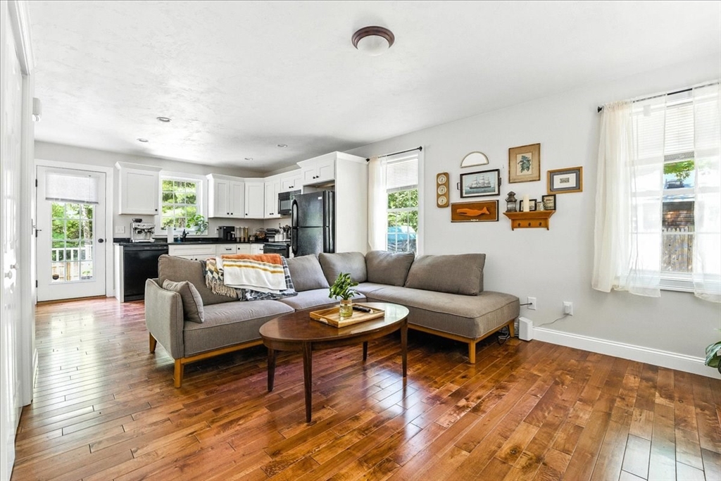 21 Crest Ave