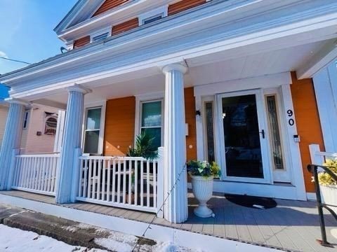 90 Mechanic St