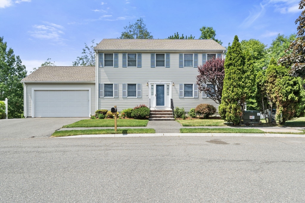 31 Emerald Dr