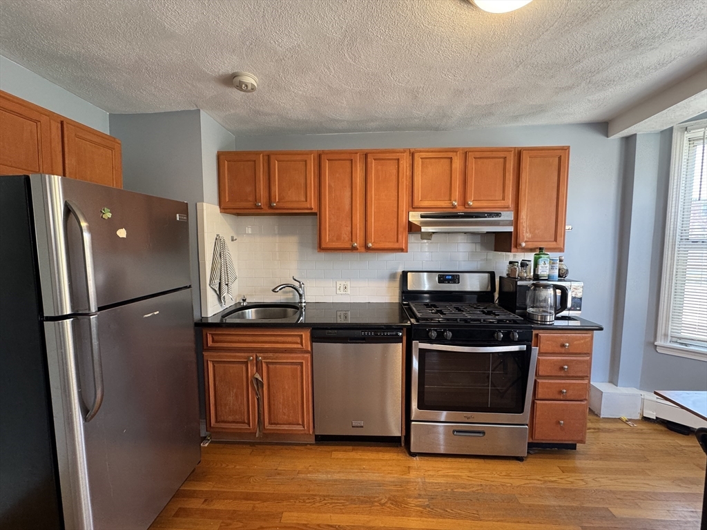 128 Bunker Hill Sst 2