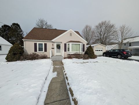 14 Walnut St Oxford MA 01540