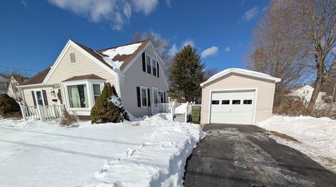 14 Walnut St Oxford MA 01540