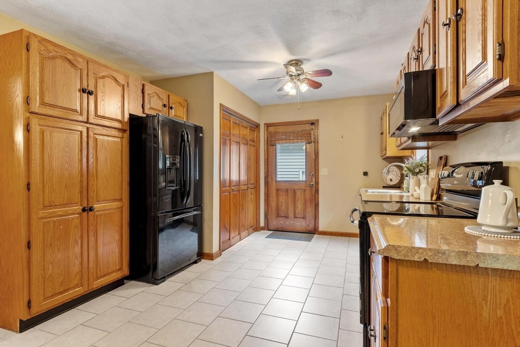 44 W Brookfield Rd