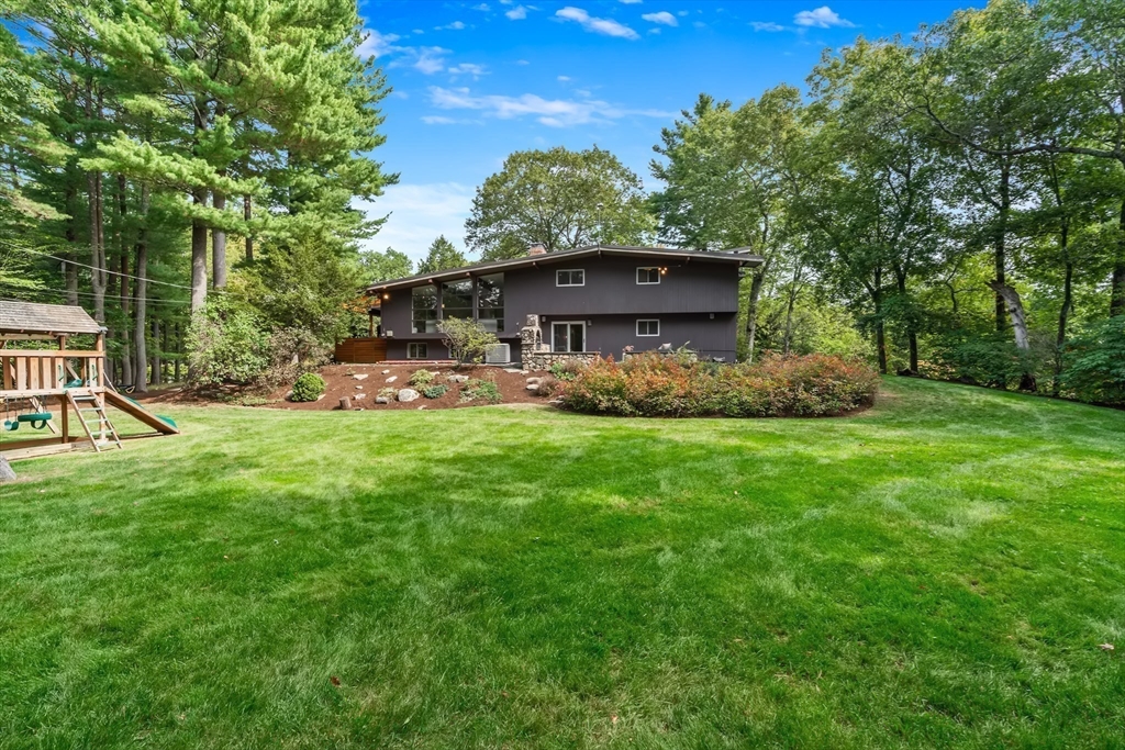 11 White Pine Knoll Rd