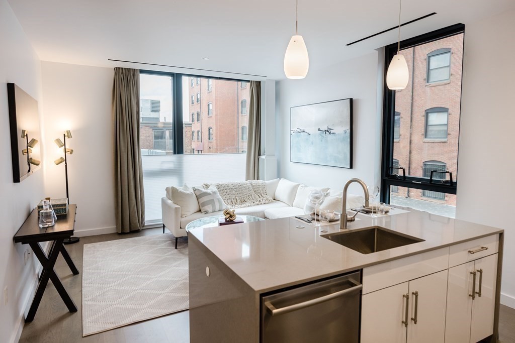 88 Wareham St 304