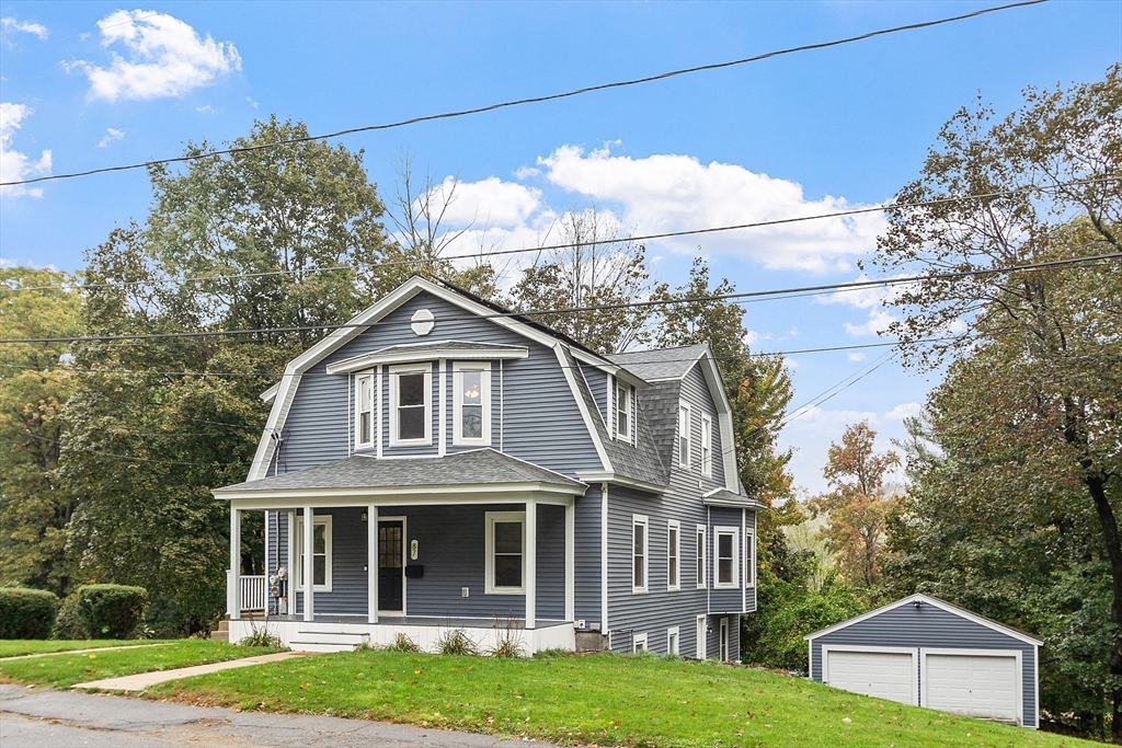 87 Roosevelt Street
