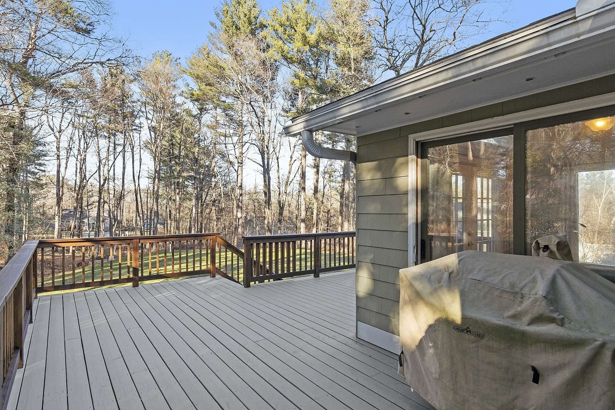 30 Mohawk Dr