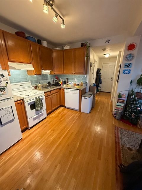 Photo of 1054 Cambridge St #4R, Cambridge, MA 02139 (MLS # 73463171)